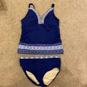 Navy Tankini—Great Shape. XL Top L Bottoms